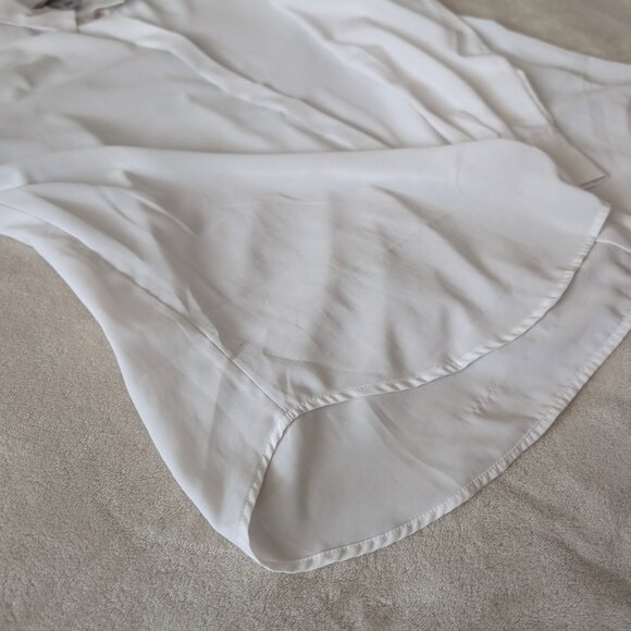 3/$30 White flowy blouse - Picture 5 of 6